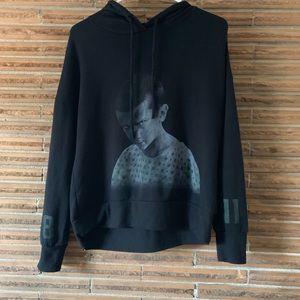 🌈Stranger things season 1 black sweater /Size S